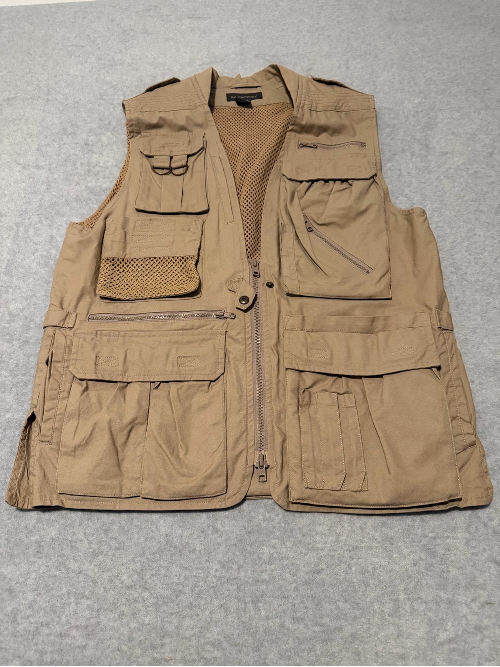 Banana Republic Safari Photographer Hiking Hunting Camping Fishing Khaki Vest M